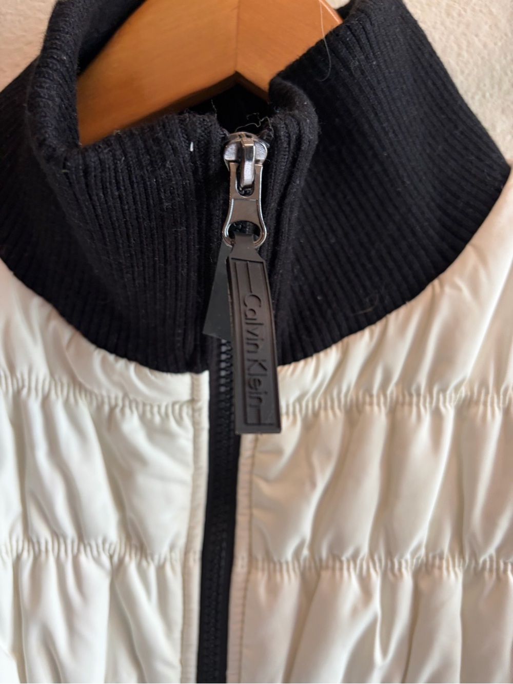 Calvin Klein Black & White Puffer Performance Vest - Picture 5 of 7